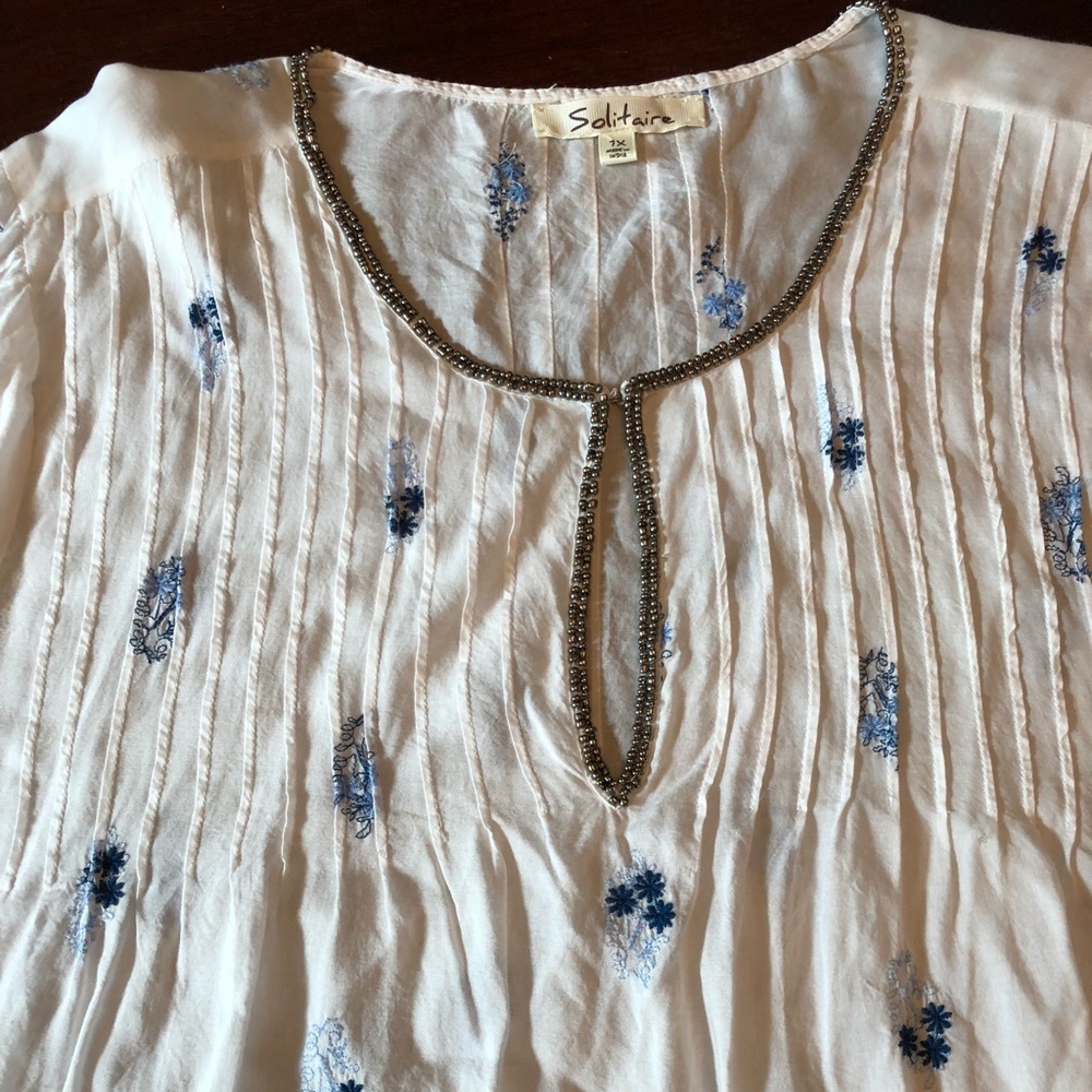 Beautiful blouse—-like new